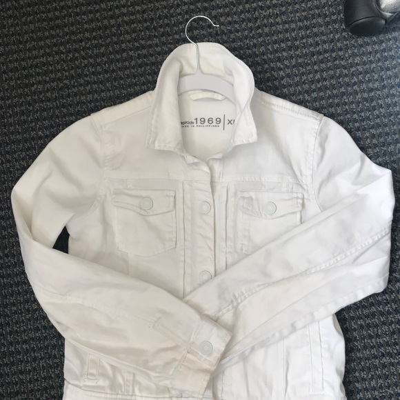 white jean jacket gap